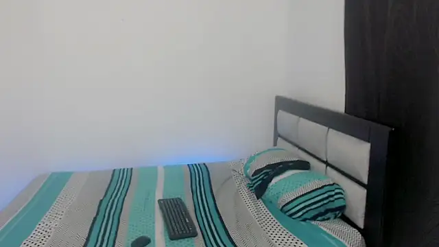 heueujej online show from 10/19/25, 06:27