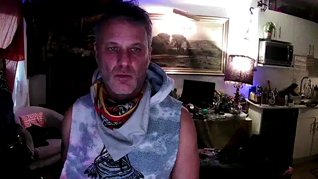 Snapshot of SilverandFox chatting on 01/21/25, 04:27 SilverandFox online show from 01/21/25, 04:27