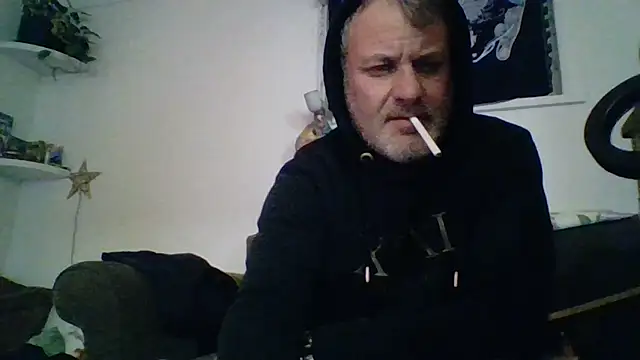 Snapshot of SilverandFox chatting on 11/06/25, 10:08 SilverandFox online show from 11/06/25, 10:08