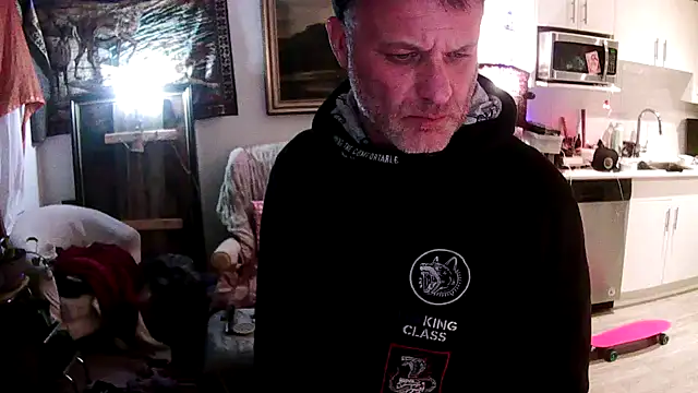 Snapshot of SilverandFox chatting on 01/23/25, 01:24 SilverandFox online show from 01/23/25, 01:24