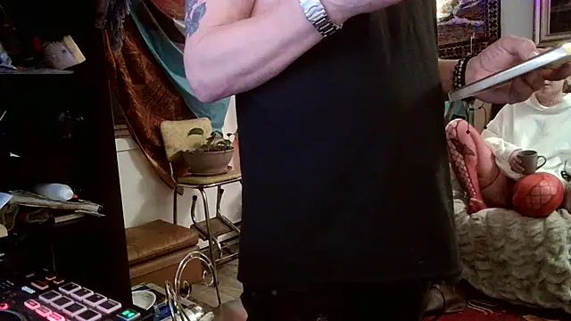 Snapshot of SilverandFox chatting on 02/25/25, 01:10 SilverandFox online show from 02/25/25, 01:10