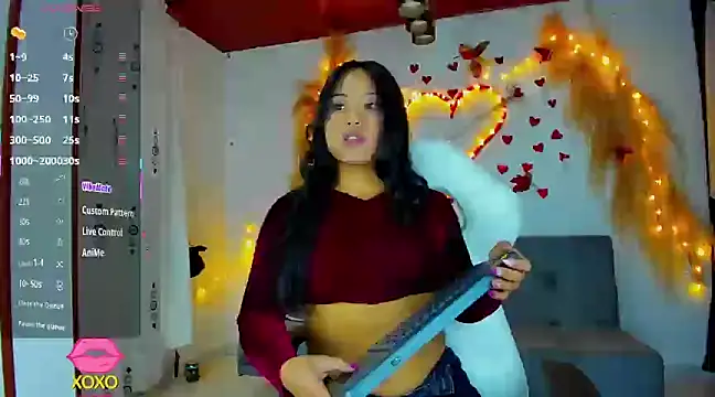 Snapshot of lovelypocahontas11 chatting on 02/14/25, 04:37 lovelypocahontas11 online show from 02/14/25, 04:37