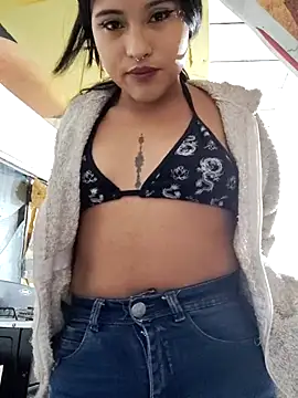 Snapshot of lovelypocahontas11 chatting on 02/22/25, 03:23 lovelypocahontas11 online show from 02/22/25, 03:23