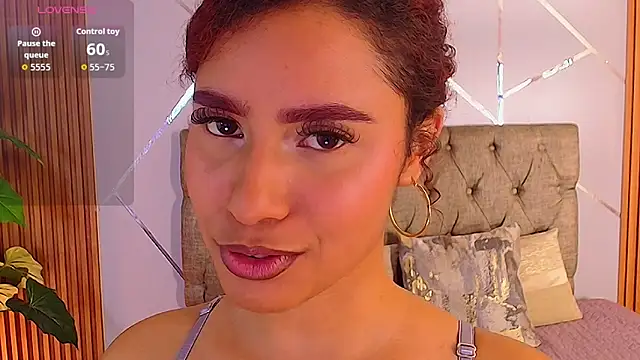 charlottee white online show from 03/04/26, 10:06