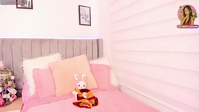 Snapshot of vanesa_moon__ chatting on 09/12/25, 01:33 vanesa moon online show from 09/12/25, 01:33