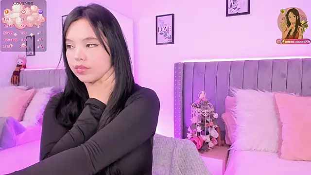 vanesa moon   online show from 11/21/25, 11:59