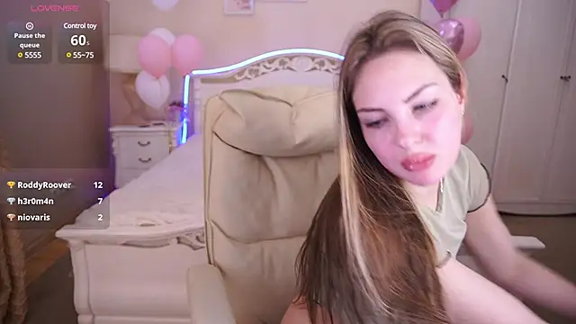 Snapshot of LexxiJoy chatting on 02/18/25, 01:33 LexxiJoy online show from 02/18/25, 01:33