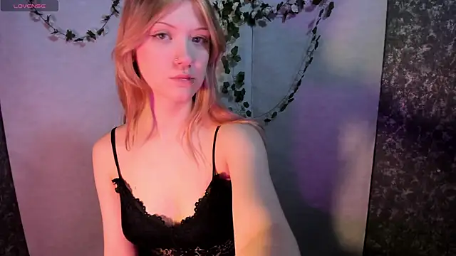 Lina Vi online show from 04/11/26, 08:01