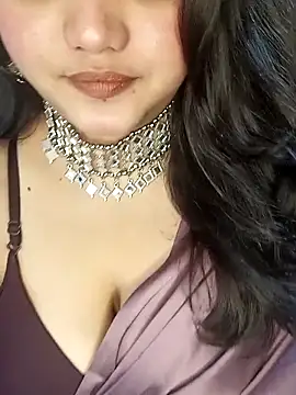 Riya Stream01 online show from 05/26/26, 07:01