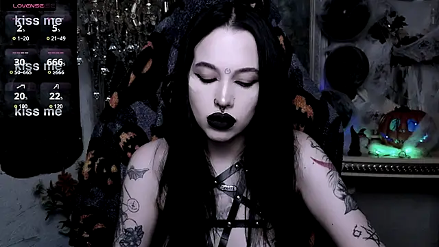 Snapshot of alexx_succubus chatting on 10/23/25, 05:11 alexx succubus online show from 10/23/25, 05:11