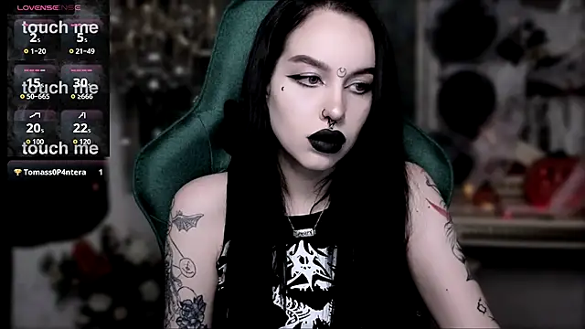 Snapshot of alexx_succubus chatting on 11/07/25, 04:39 alexx succubus online show from 11/07/25, 04:39