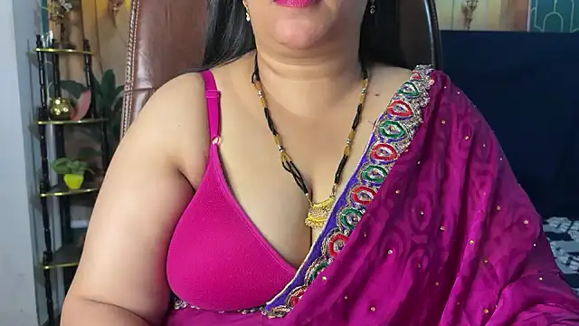 Snapshot of FlatVincy4 chatting on 04/18/26, 03:25 FlatVincy4 online show from 04/18/26, 03:25