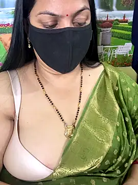 FlatVincy4 online show from 11/05/25, 03:26