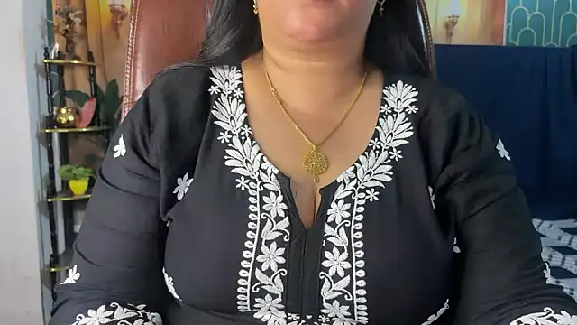 Snapshot of FlatVincy4 chatting on 04/14/26, 04:23 FlatVincy4 online show from 04/14/26, 04:23