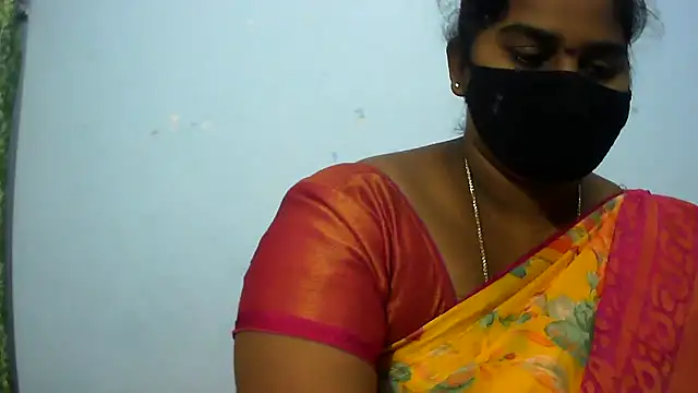 Snapshot of telugu_indhu_0001 chatting on 10/02/25, 10:18 telugu indhu 0001 online show from 10/02/25, 10:18