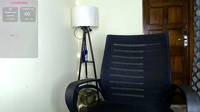 hot menka online show from 09/26/25, 05:09