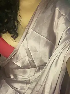 hot menka online show from 03/18/25, 02:28