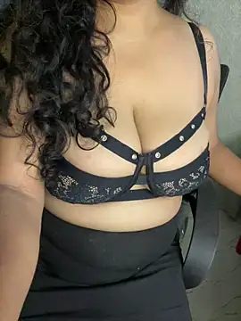 hot menka online show from 03/20/25, 08:53