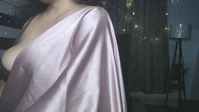 hot menka online show from 12/19/25, 04:31