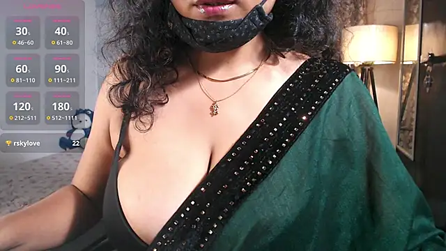 hot menka online show from 05/01/26, 06:02