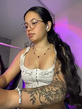Snapshot of Rosita_forever_ chatting on 05/11/26, 04:04 Rosita forever online show from 05/11/26, 04:04