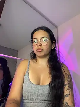 Snapshot of Rosita_forever_ chatting on 04/18/26, 07:18 Rosita forever online show from 04/18/26, 07:18