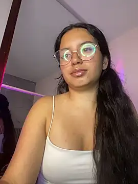 Snapshot of Rosita_forever_ chatting on 05/31/26, 06:09 Rosita forever online show from 05/31/26, 06:09