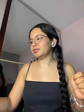 Snapshot of Rosita_forever_ chatting on 06/02/26, 05:35 Rosita forever online show from 06/02/26, 05:35