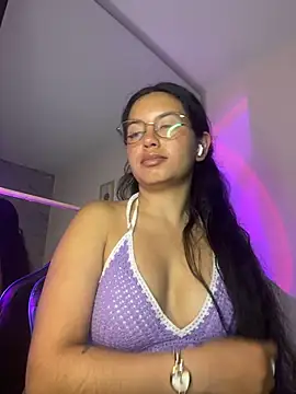 Snapshot of Rosita_forever_ chatting on 04/26/26, 04:54 Rosita forever online show from 04/26/26, 04:54