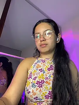 Snapshot of Rosita_forever_ chatting on 05/15/26, 07:56 Rosita forever online show from 05/15/26, 07:56