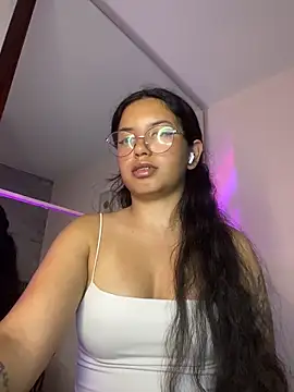 Snapshot of Rosita_forever_ chatting on 05/31/26, 03:12 Rosita forever online show from 05/31/26, 03:12