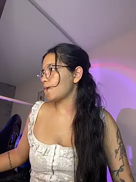 Snapshot of Rosita_forever_ chatting on 04/28/26, 06:56 Rosita forever online show from 04/28/26, 06:56