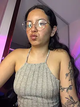 Snapshot of Rosita_forever_ chatting on 05/26/26, 02:20 Rosita forever online show from 05/26/26, 02:20