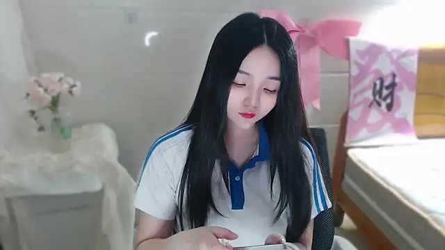 qiqi--- online show from 04/23/26, 08:54