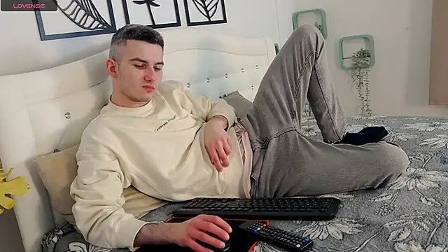 Devin Jay online show from 02/09/25, 07:41