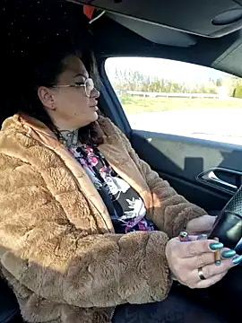 Snapshot of CurvyCannabisQueen chatting on 01/11/25, 02:04 CurvyCannabisQueen online show from 01/11/25, 02:04