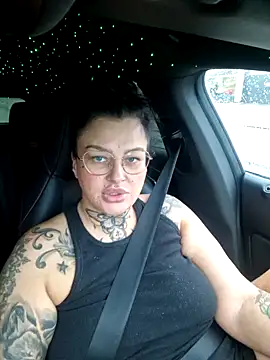 Snapshot of CurvyCannabisQueen chatting on 01/08/25, 01:41 CurvyCannabisQueen online show from 01/08/25, 01:41