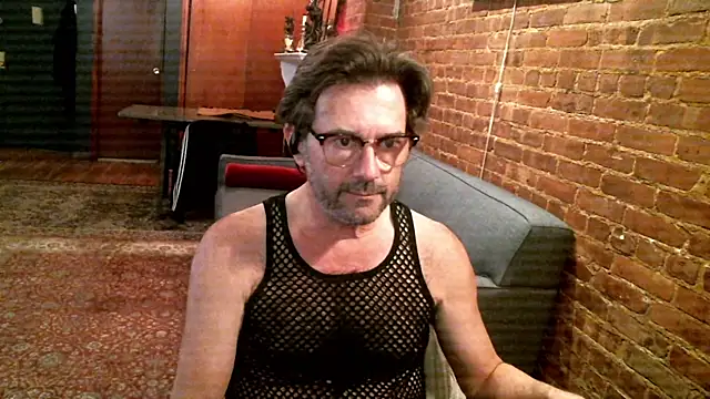 Johnny Bottoms online show from 05/10/26, 08:22
