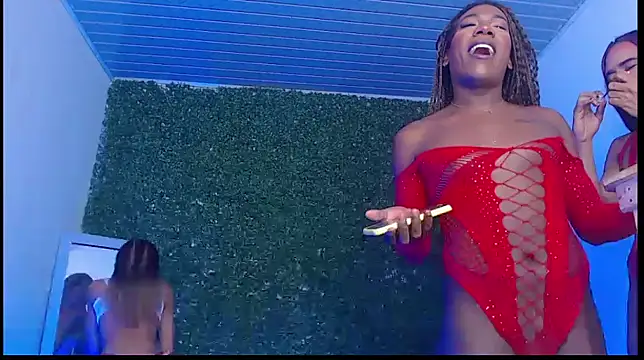 Snapshot of newgroupxxx chatting on 11/15/25, 08:18 newgroupxxx online show from 11/15/25, 08:18