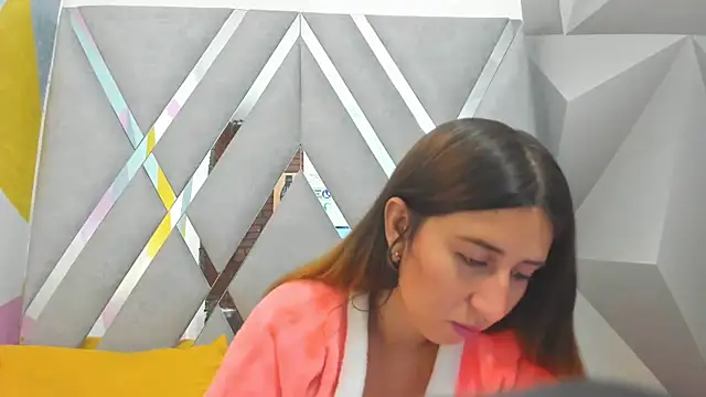 Snapshot of Valeria_grey69 chatting on 10/14/25, 07:47 Valeria grey69 online show from 10/14/25, 07:47