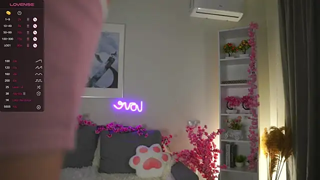 Snapshot of OdeliaGossage chatting on 11/10/25, 01:10 OdeliaGossage online show from 11/10/25, 01:10