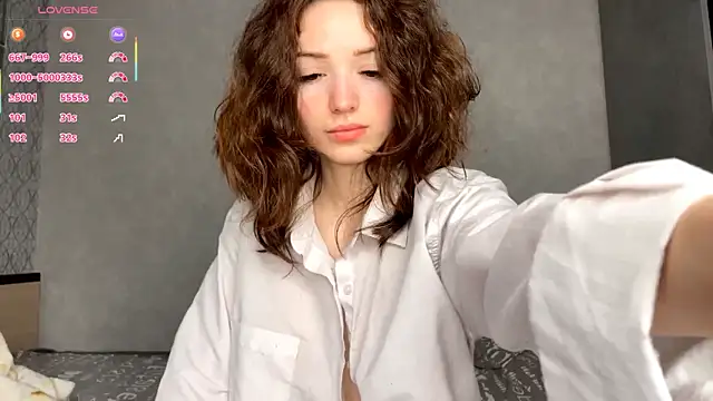 Snapshot of LilianGrindle chatting on 02/20/26, 10:44 LilianGrindle online show from 02/20/26, 10:44