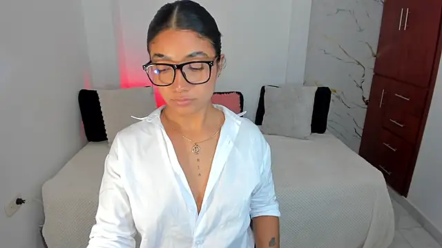 martina roldam online show from 05/18/26, 03:28