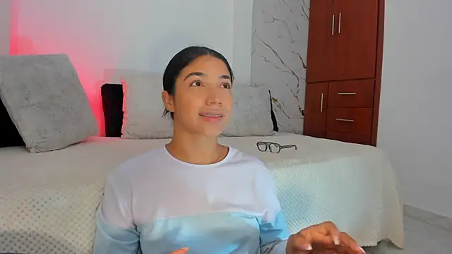 martina roldam online show from 06/17/26, 12:54