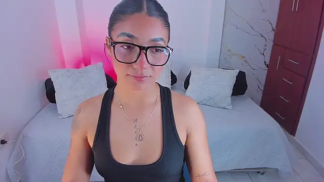 martina roldam online show from 04/03/26, 04:08