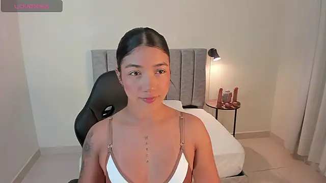 martina roldam online show from 10/21/25, 01:27