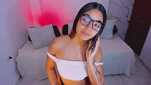 martina roldam online show from 04/15/26, 02:06