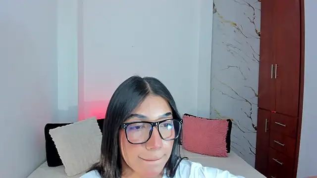 martina roldam online show from 06/04/26, 04:28