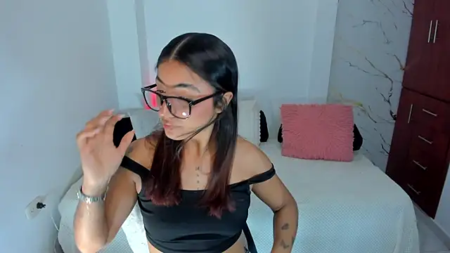 martina roldam online show from 05/15/26, 03:37