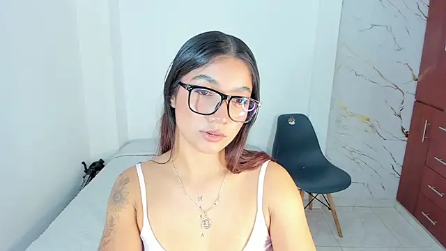 martina roldam online show from 03/13/26, 04:17